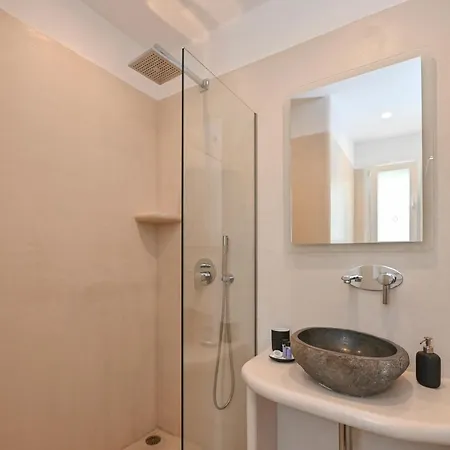 Crystal View Apartment *